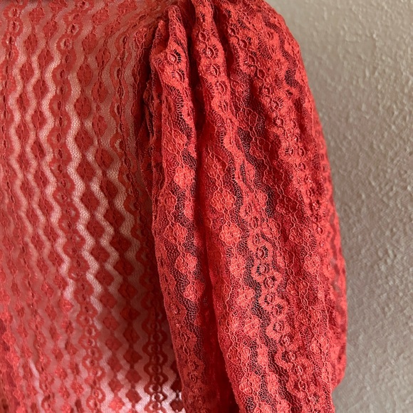 Lace embroidered short puff sleeve blouse - Picture 8 of 8